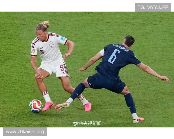 世界杯西班牙对乌拉圭比赛中两队的进攻策略与关键球员表现详解